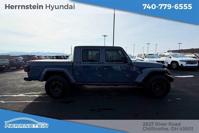 Used 2025 Jeep Gladiator Nighthawk image 29