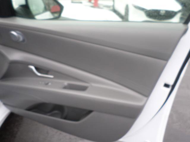 Used 2024 Hyundai Elantra SEL image 33