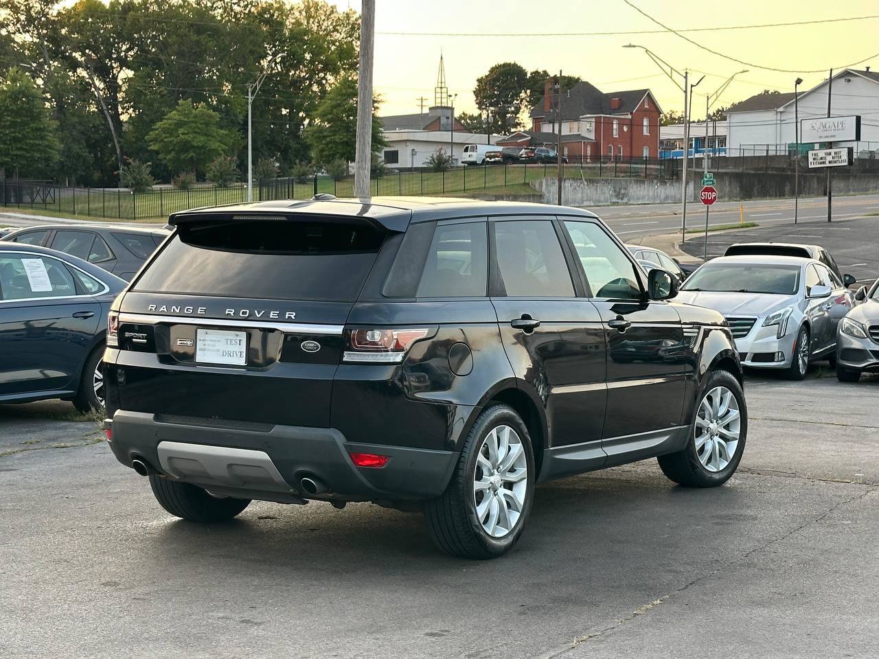 Used 2015 Land Rover Range Rover Sport HSE AWD/4WD image 2