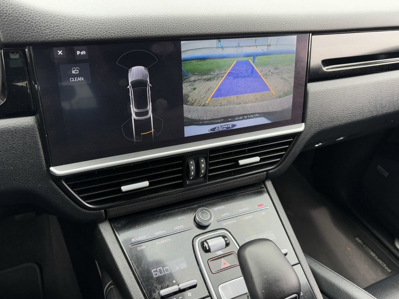 Used 2020 Porsche Cayenne image 21