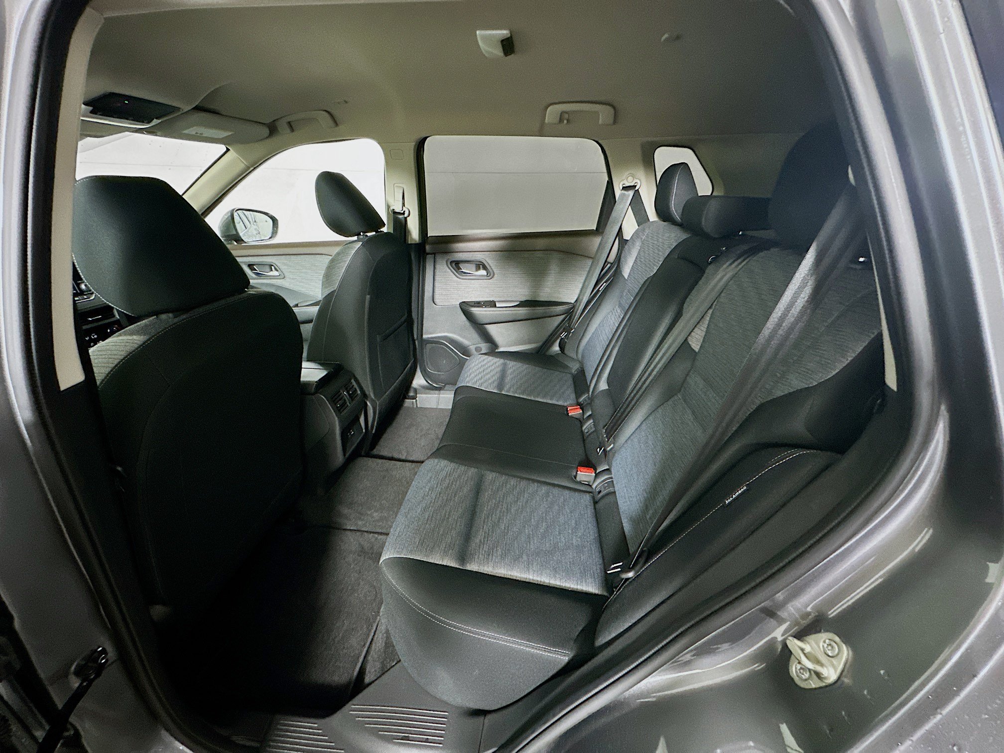 Used 2023 Nissan Rogue SV FWD image 26