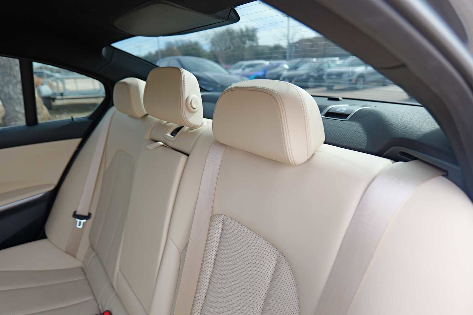 Used 2022 BMW 330e w/ Driving Assistance Package image 23