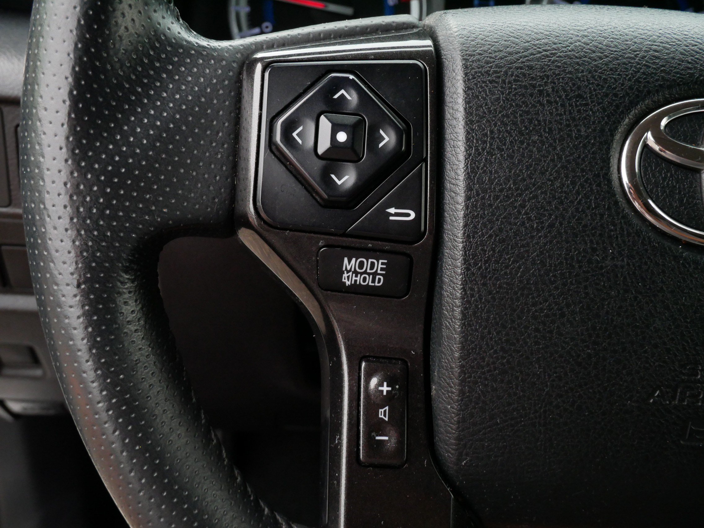 Used 2019 Toyota 4Runner TRD Off-Road Premium AWD/4WD image 27