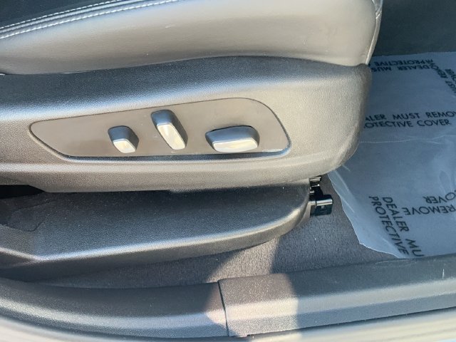 Used 2022 Cadillac XT6 Premium Luxury w/ Technology Package FWD image 38