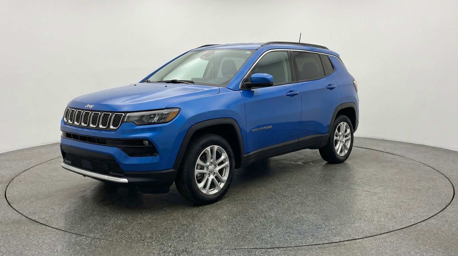 Used 2025 Jeep Compass Limited image 3