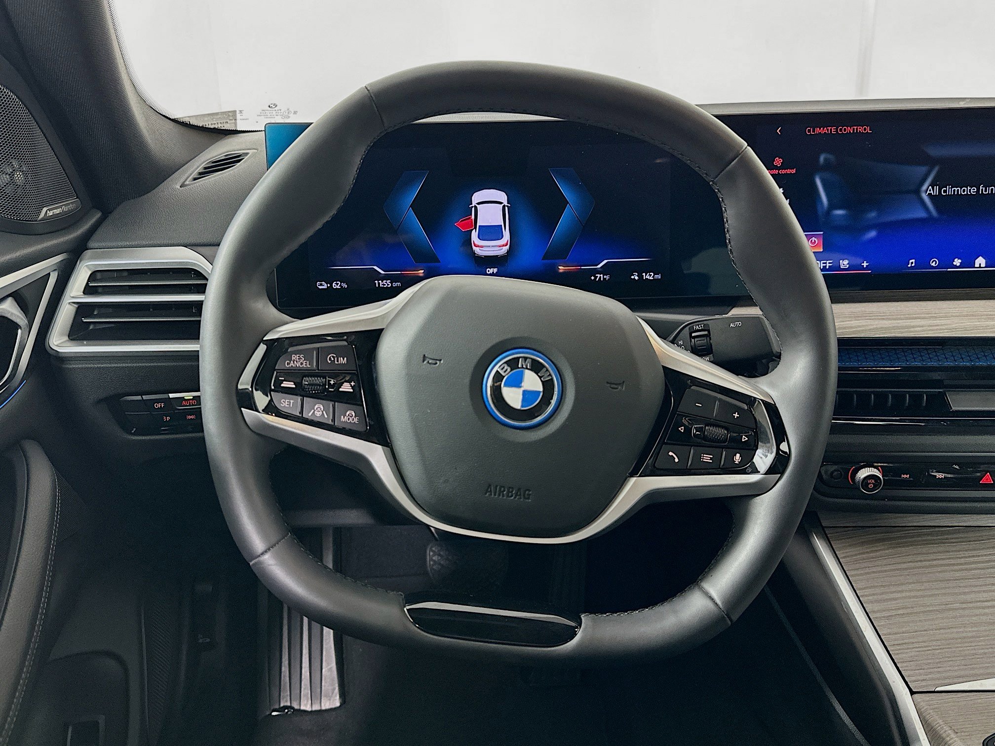 Used 2025 BMW i4 xDrive40i image 18