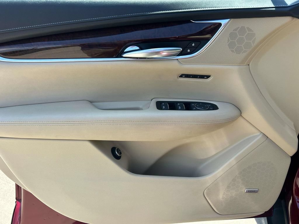 Used 2017 Cadillac XT5 Premium Luxury FWD image 29
