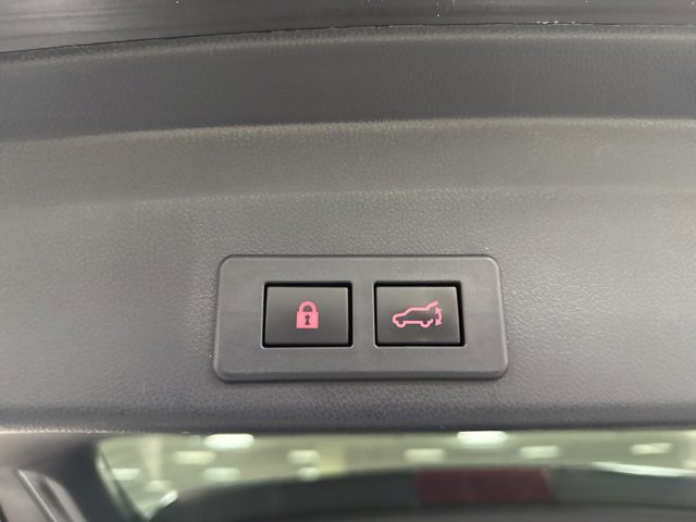 Used 2020 Subaru Ascent Limited w/ Technology Package image 18