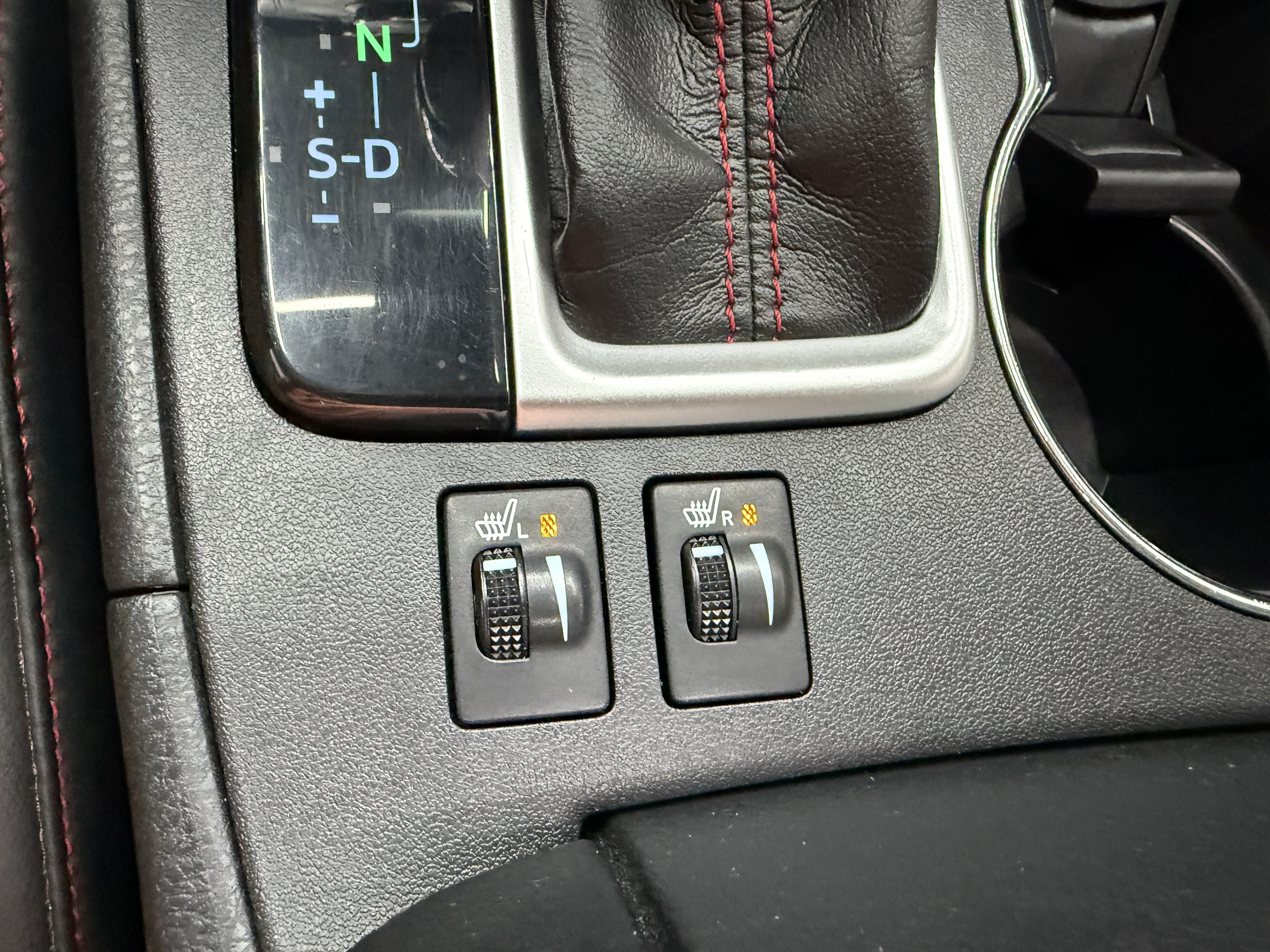 Used 2019 Toyota Highlander XLE AWD/4WD image 18