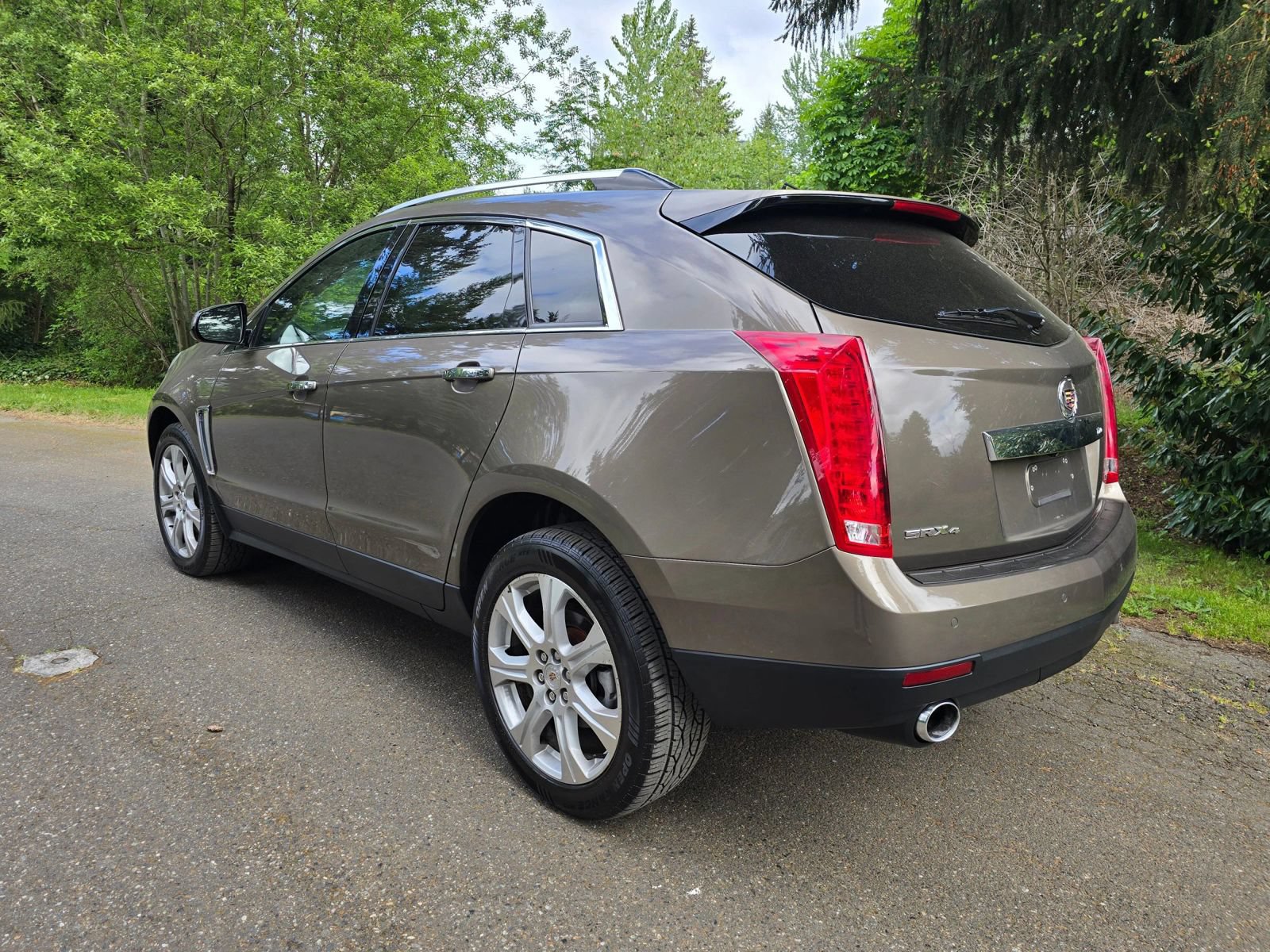 Used 2016 Cadillac SRX Performance w/ Driver Awareness Package AWD/4WD image 3