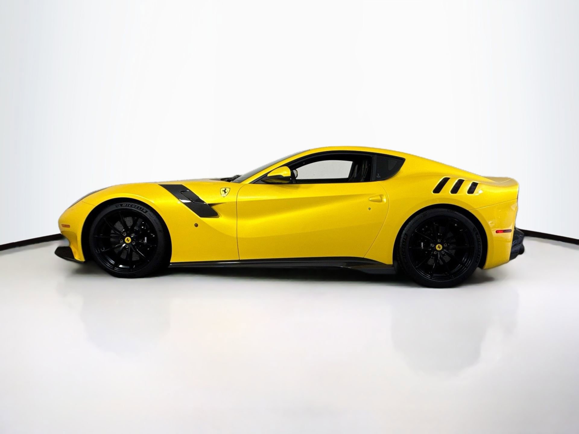 Certified 2017 Ferrari F12tdf RWD image 4