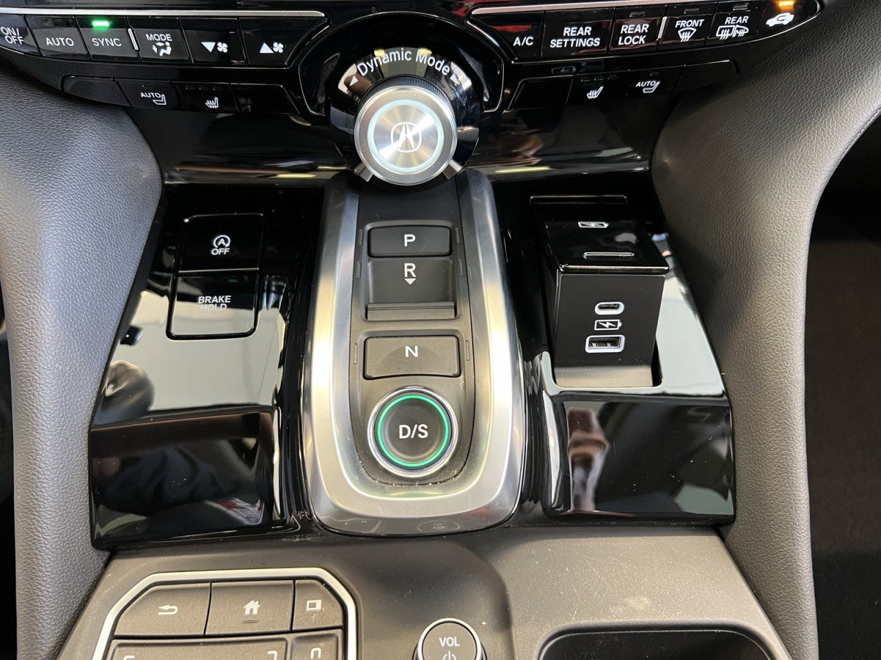 Used 2023 Acura MDX SH-AWD image 23