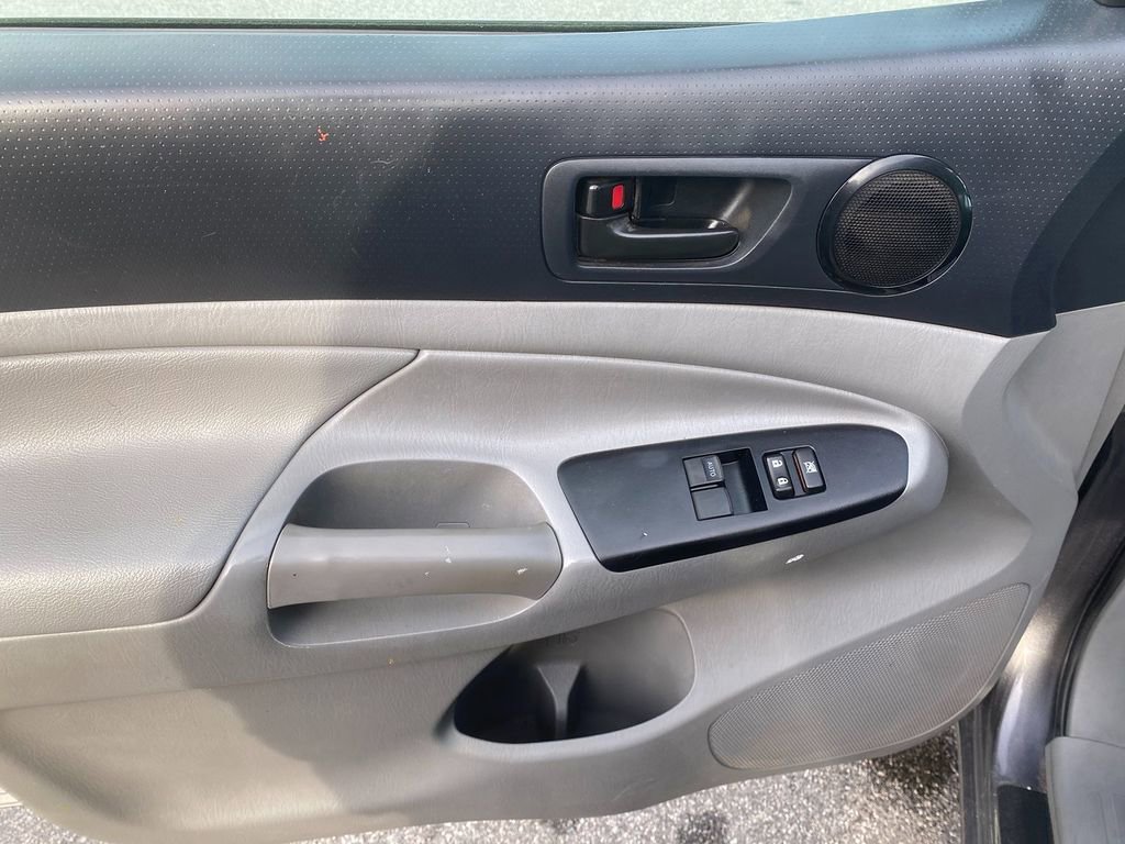 Used 2014 Toyota Tacoma 4x4 Access Cab w/ Convenience Package image 11