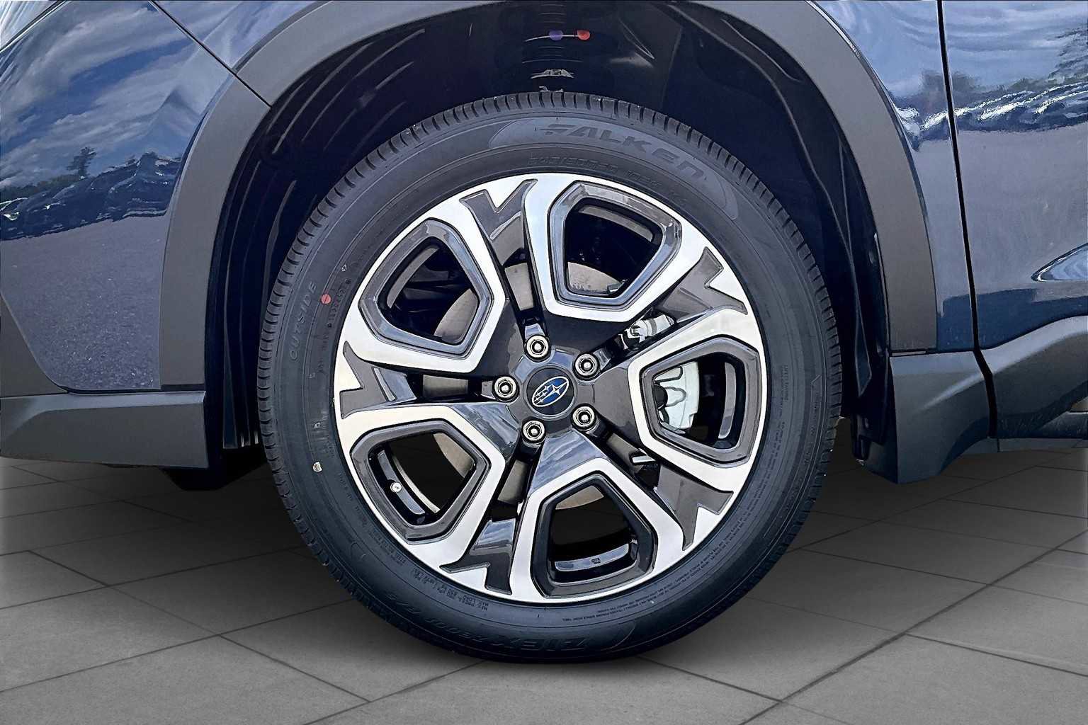 New 2025 Subaru Ascent Limited image 11