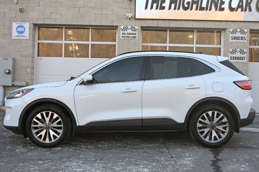Used 2020 Ford Escape Titanium image 4