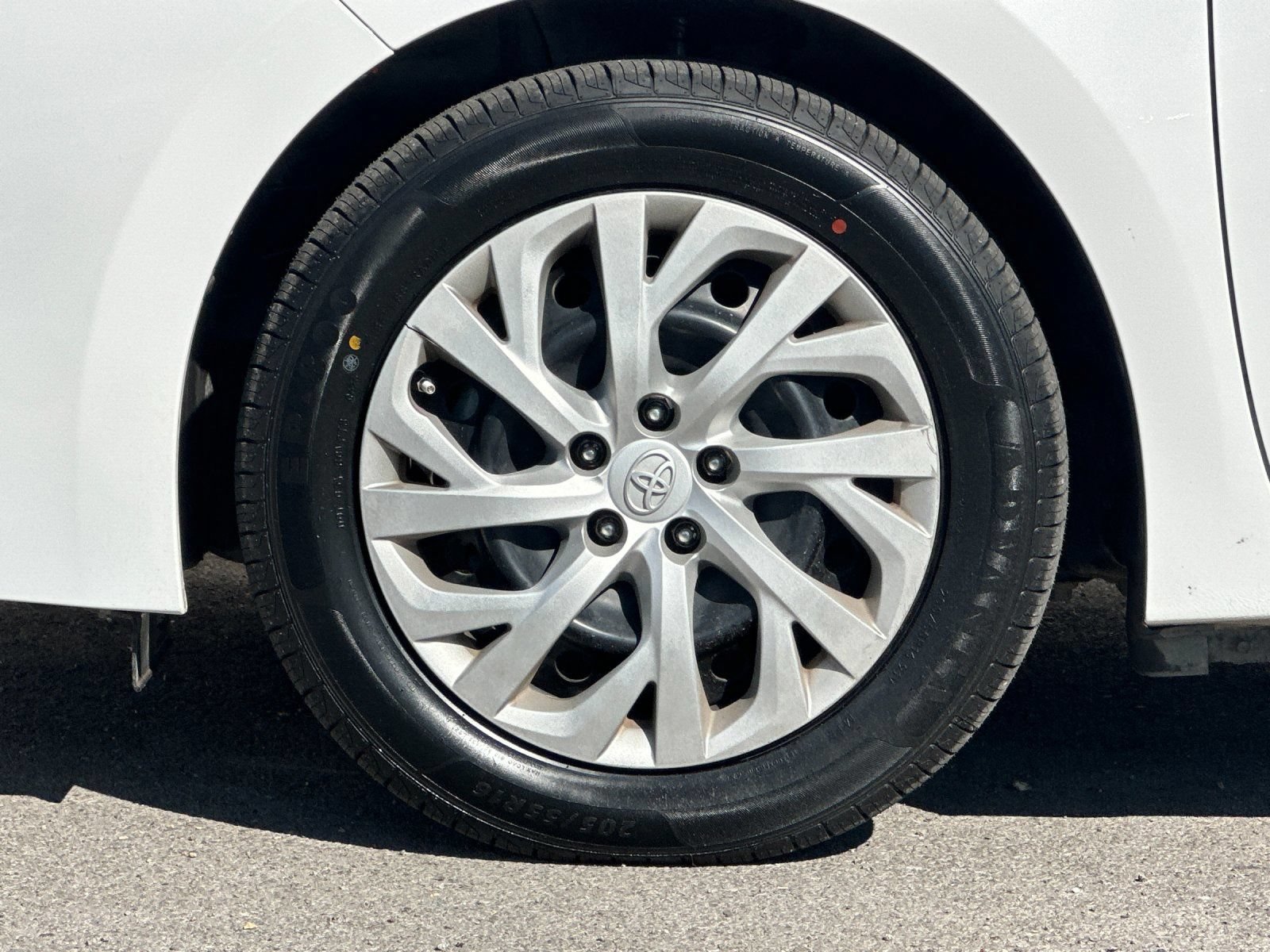 Used 2019 Toyota Corolla LE FWD image 28