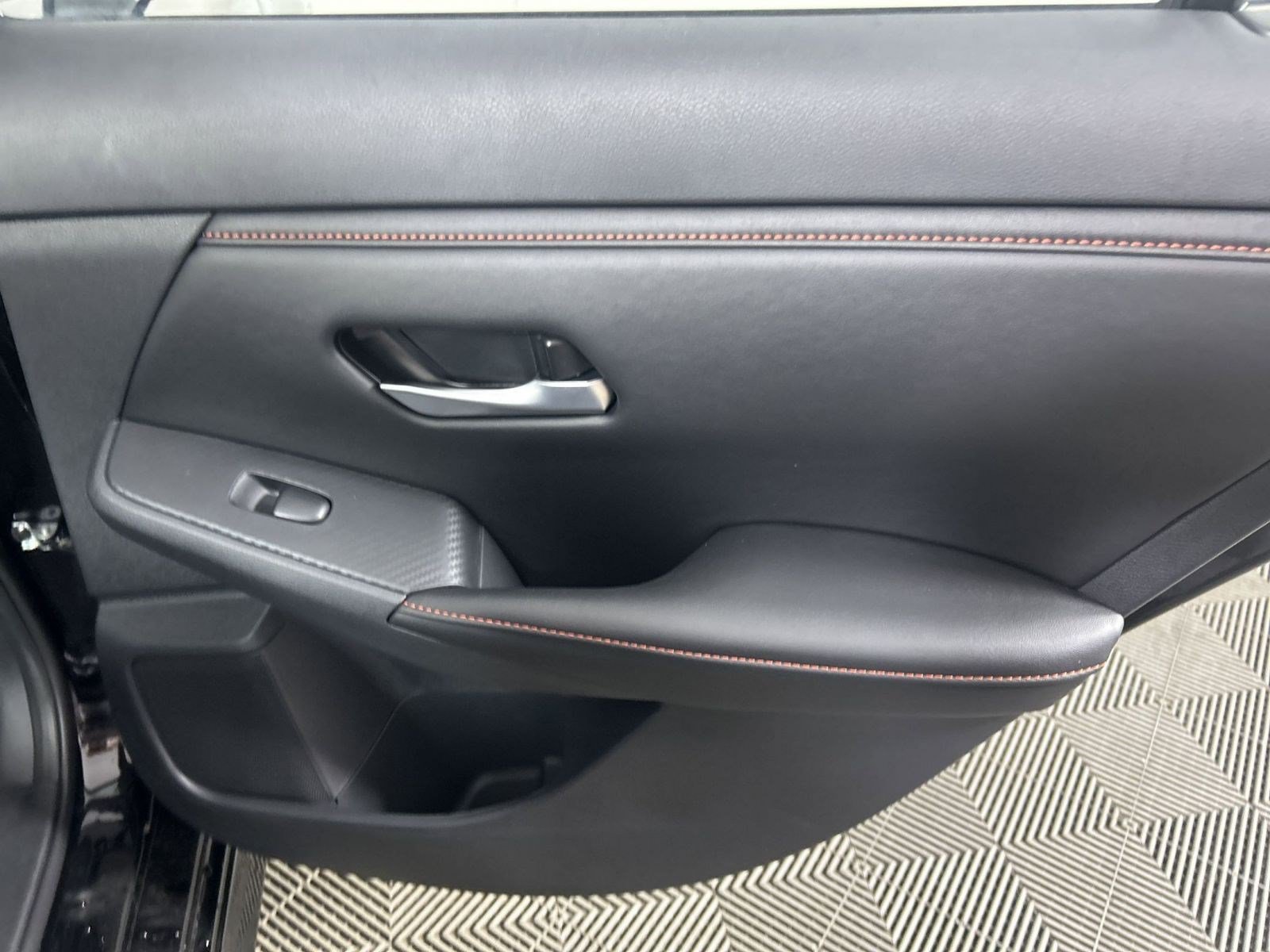New 2025 Nissan Sentra SR w/ SR Premium Package FWD image 39