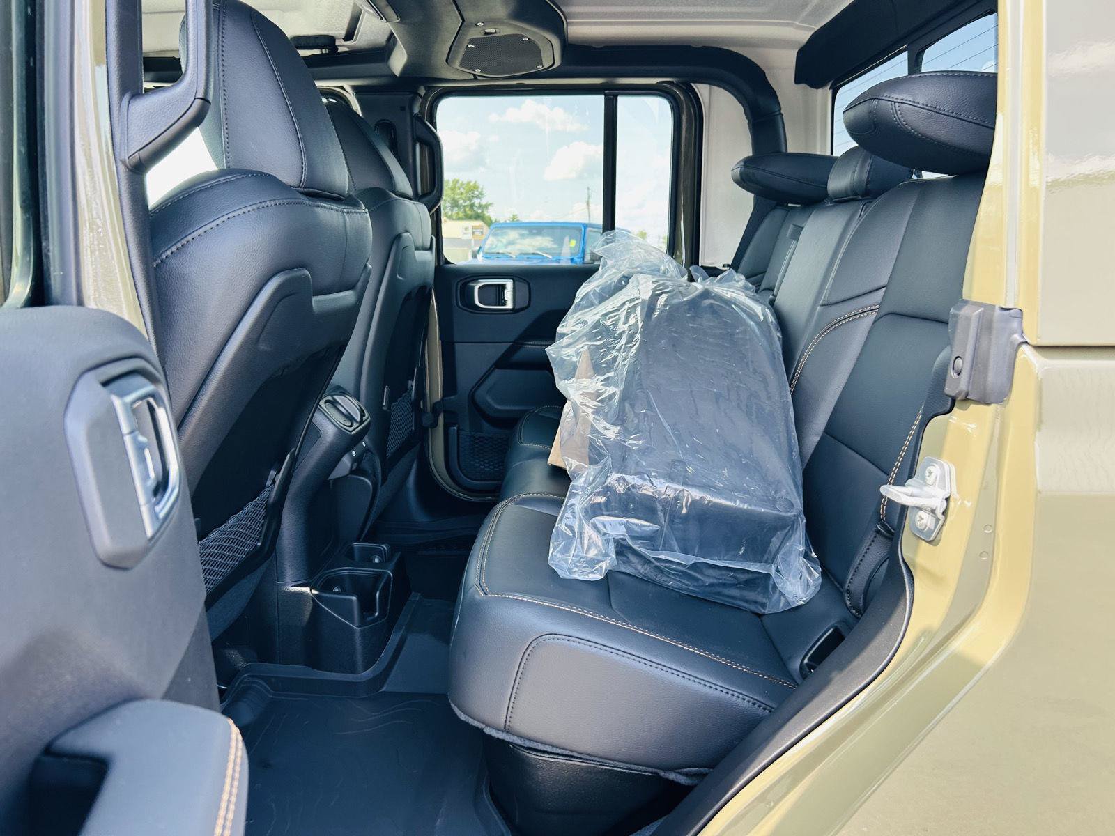New 2026 Jeep Gladiator Sport AWD/4WD image 25