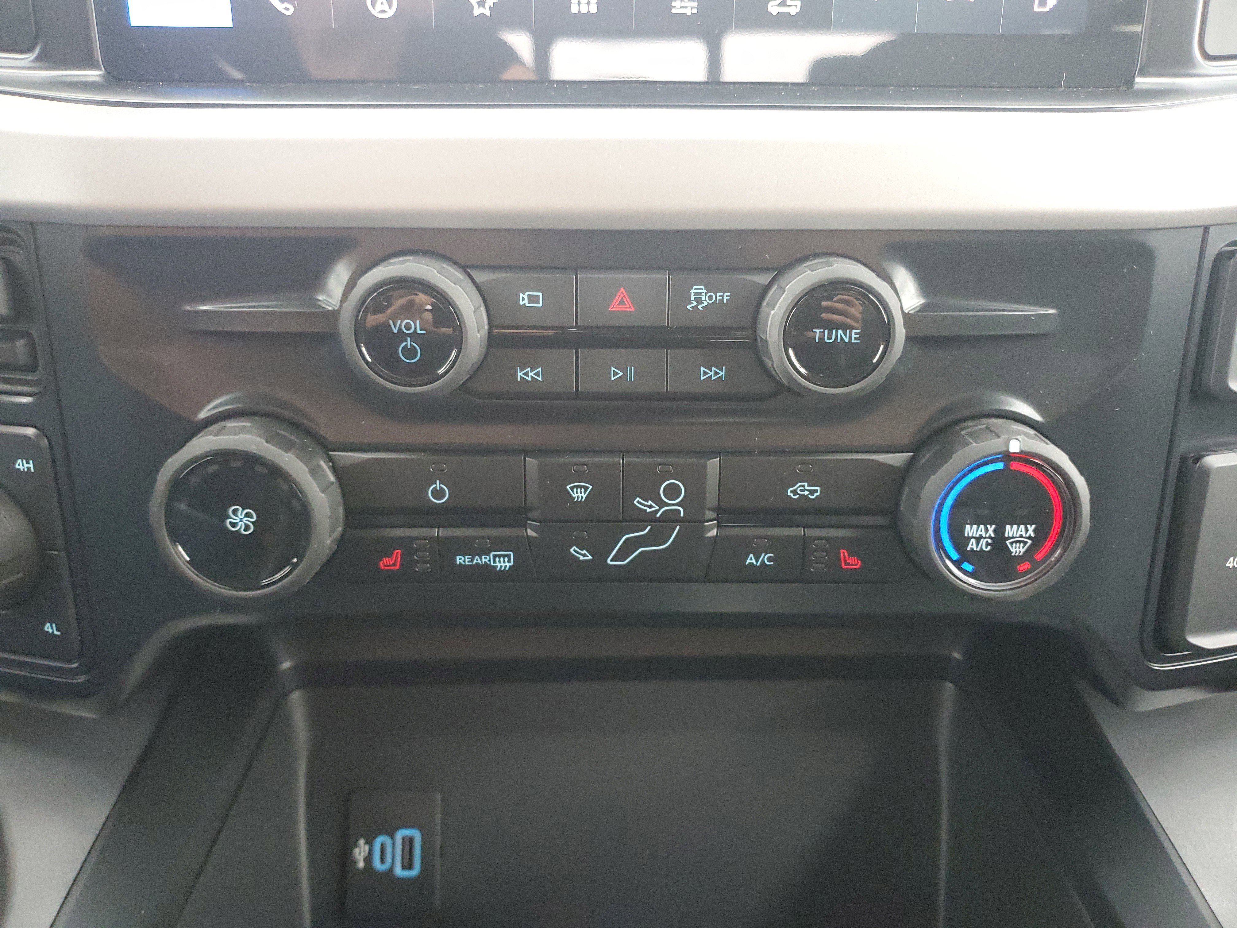 New 2026 Ford F250 XLT w/ XLT Premium Package image 28