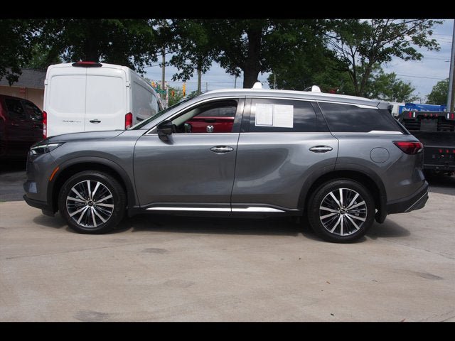 Used 2023 INFINITI QX60 Sensory w/ Vision Package FWD image 2