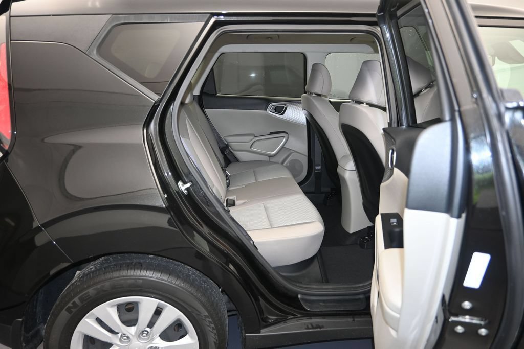 Used 2024 Kia Soul LX FWD image 25