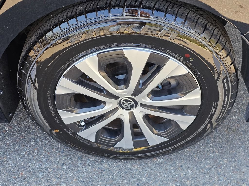Used 2022 Toyota Prius Prime XLE FWD image 9