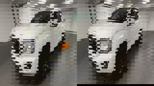 Certified 2020 GMC Canyon SLE w/ Driver Alert Package image 4