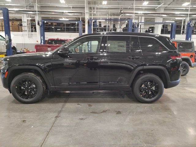 New 2026 Jeep Grand Cherokee Laredo image 6