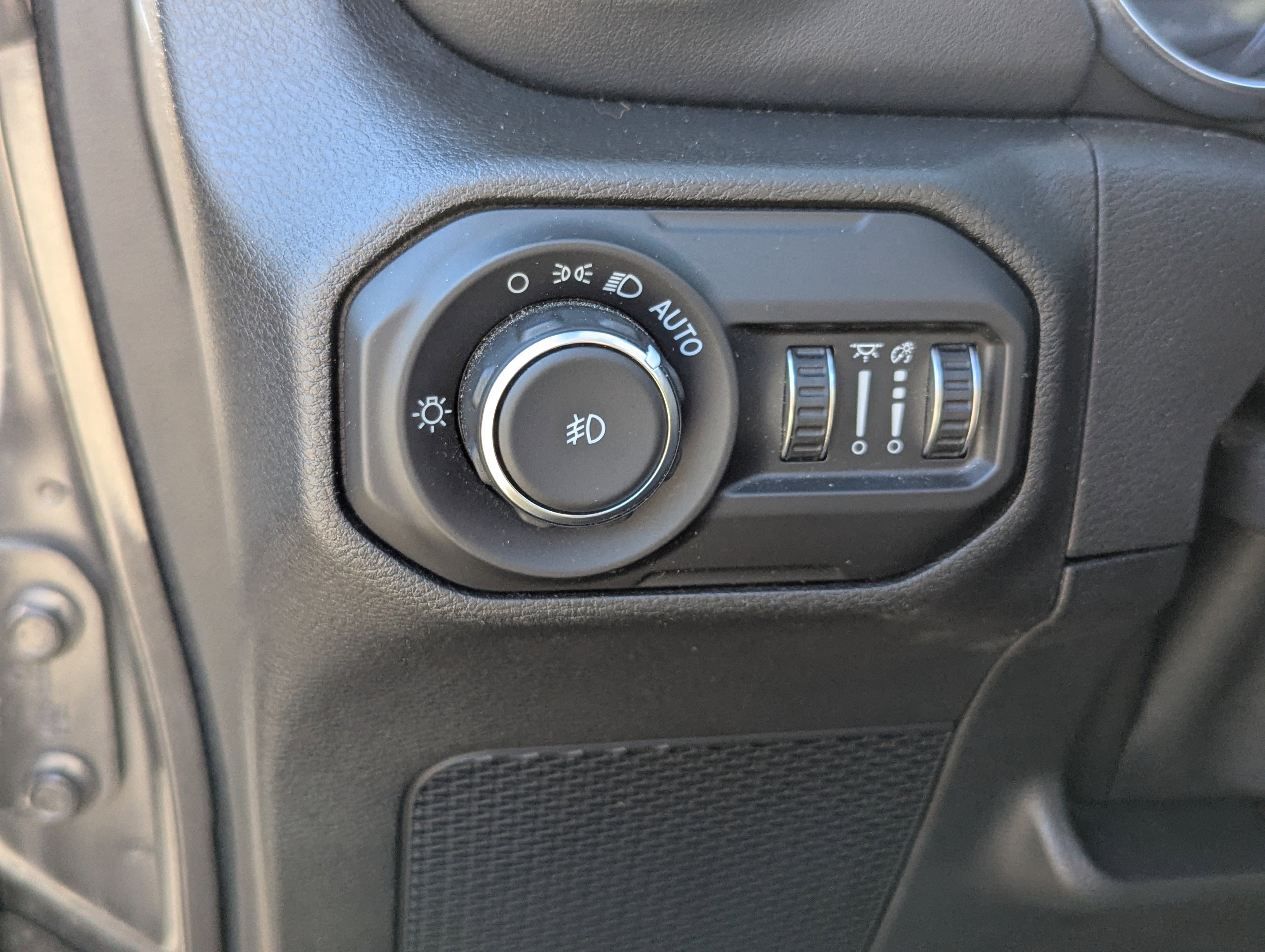 Used 2021 Jeep Wrangler Unlimited Sahara image 17