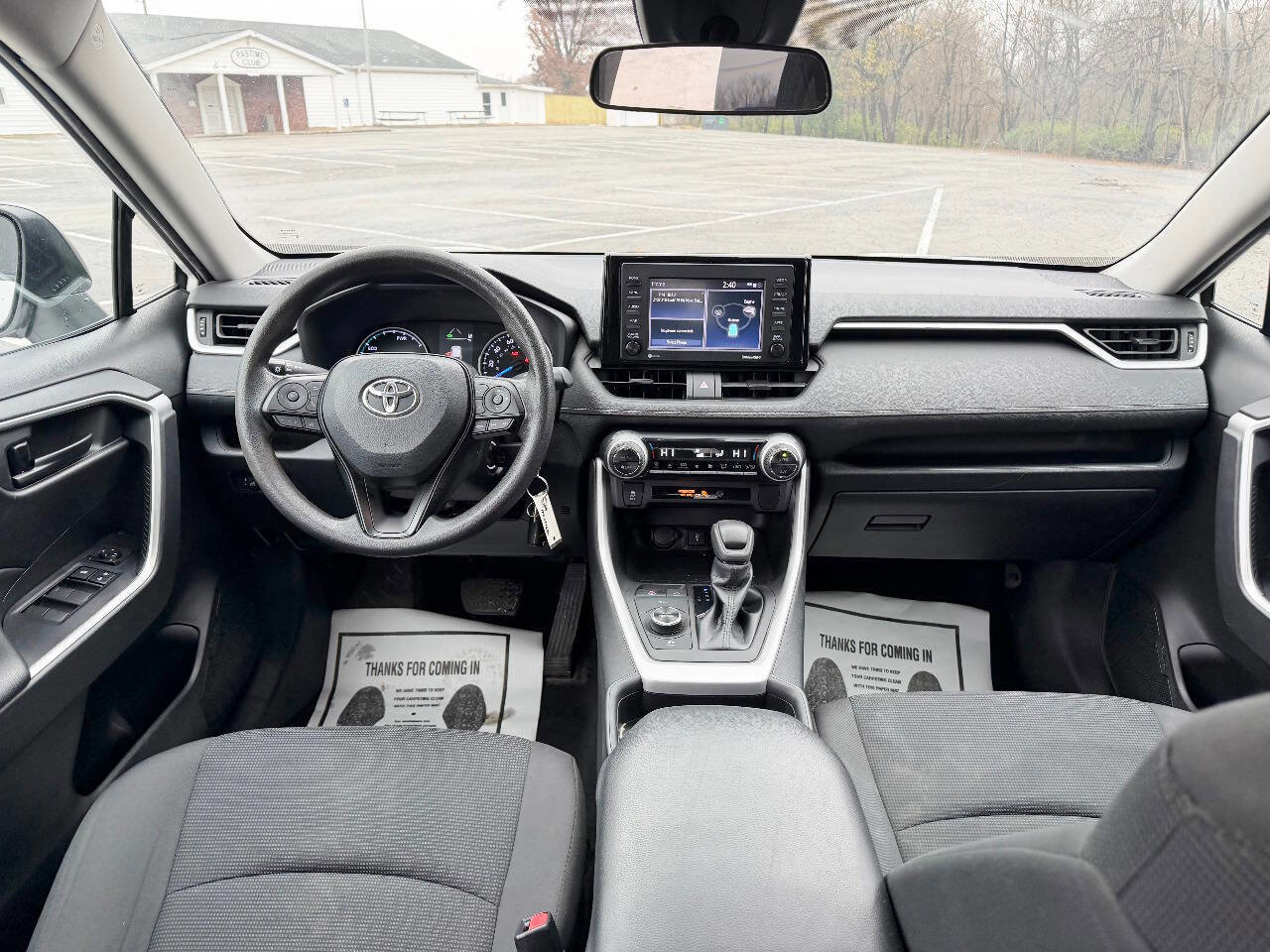 Used 2021 Toyota RAV4 LE image 12