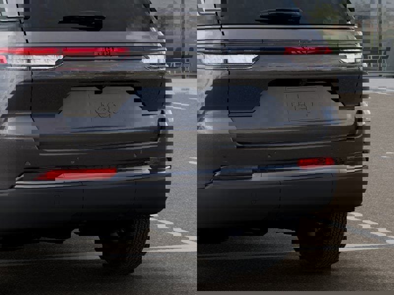 New 2026 Jeep Grand Cherokee Altitude image 13