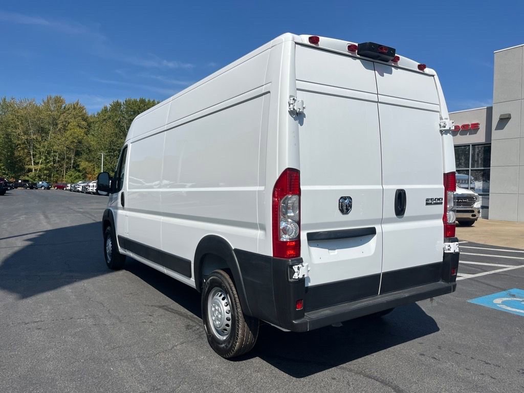 Used 2025 RAM ProMaster 2500 w/ Convenience Group image 8
