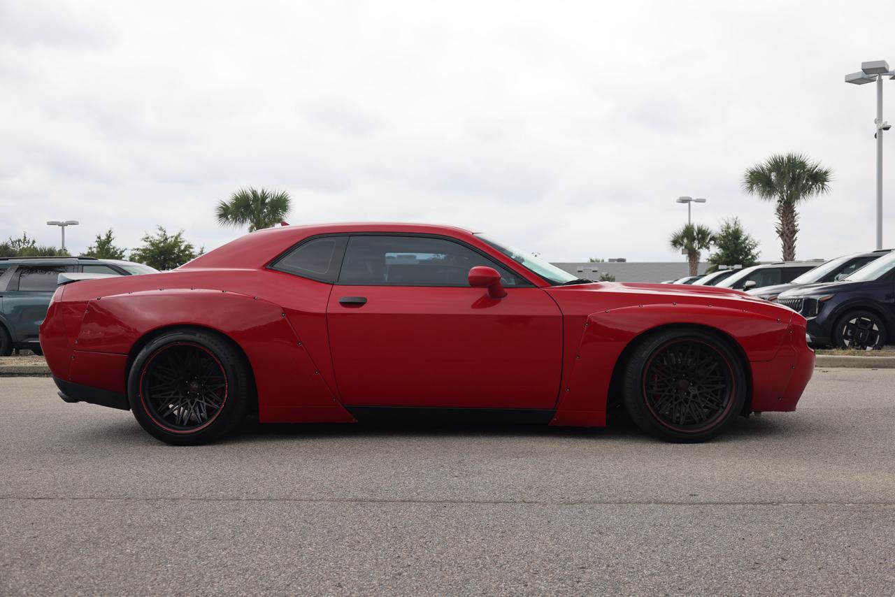 Used 2016 Dodge Challenger SRT Hellcat RWD image 6
