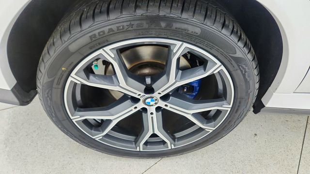 Used 2023 BMW X6 xDrive40i w/ Executive Package image 59