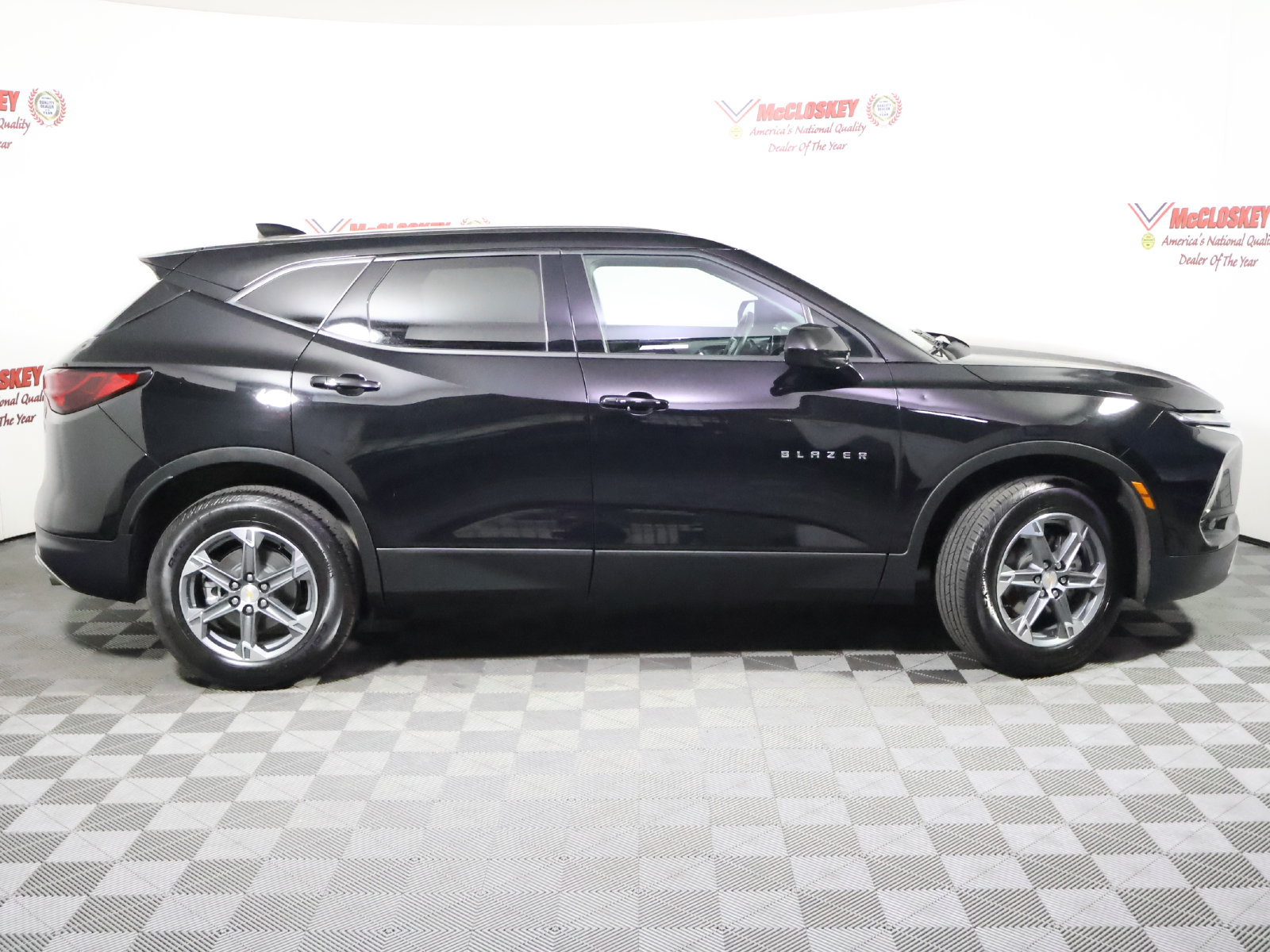 Used 2026 Chevrolet Blazer LT FWD image 3