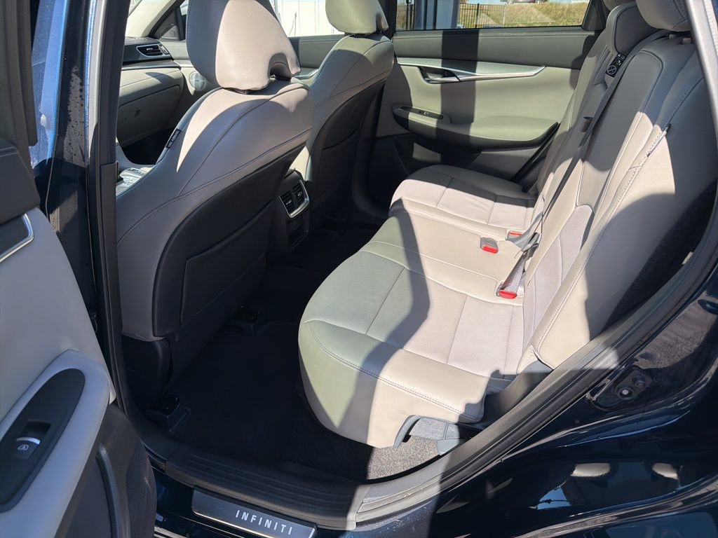 Used 2025 INFINITI QX50 Luxe image 14