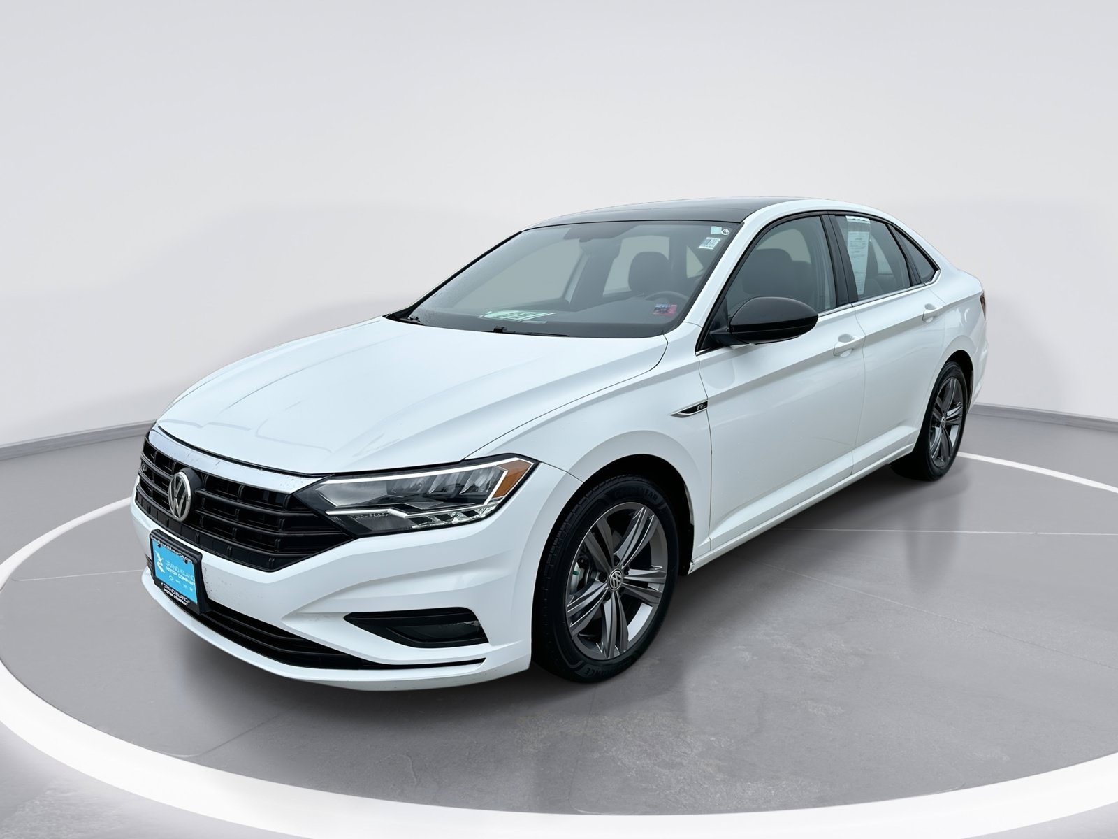 Used 2021 Volkswagen Jetta R-Line FWD image 1