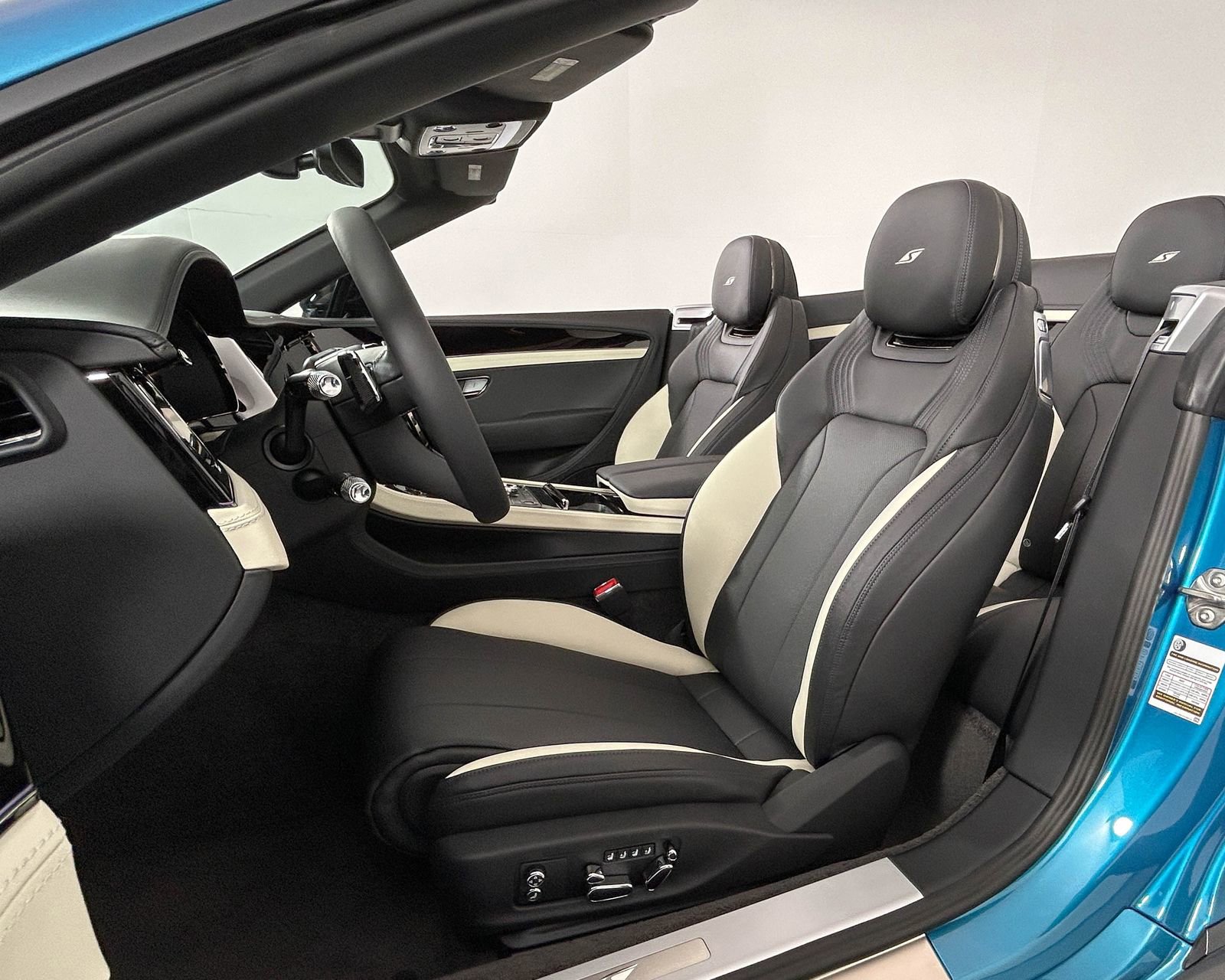 New 2026 Bentley Continental GTC AWD/4WD image 18