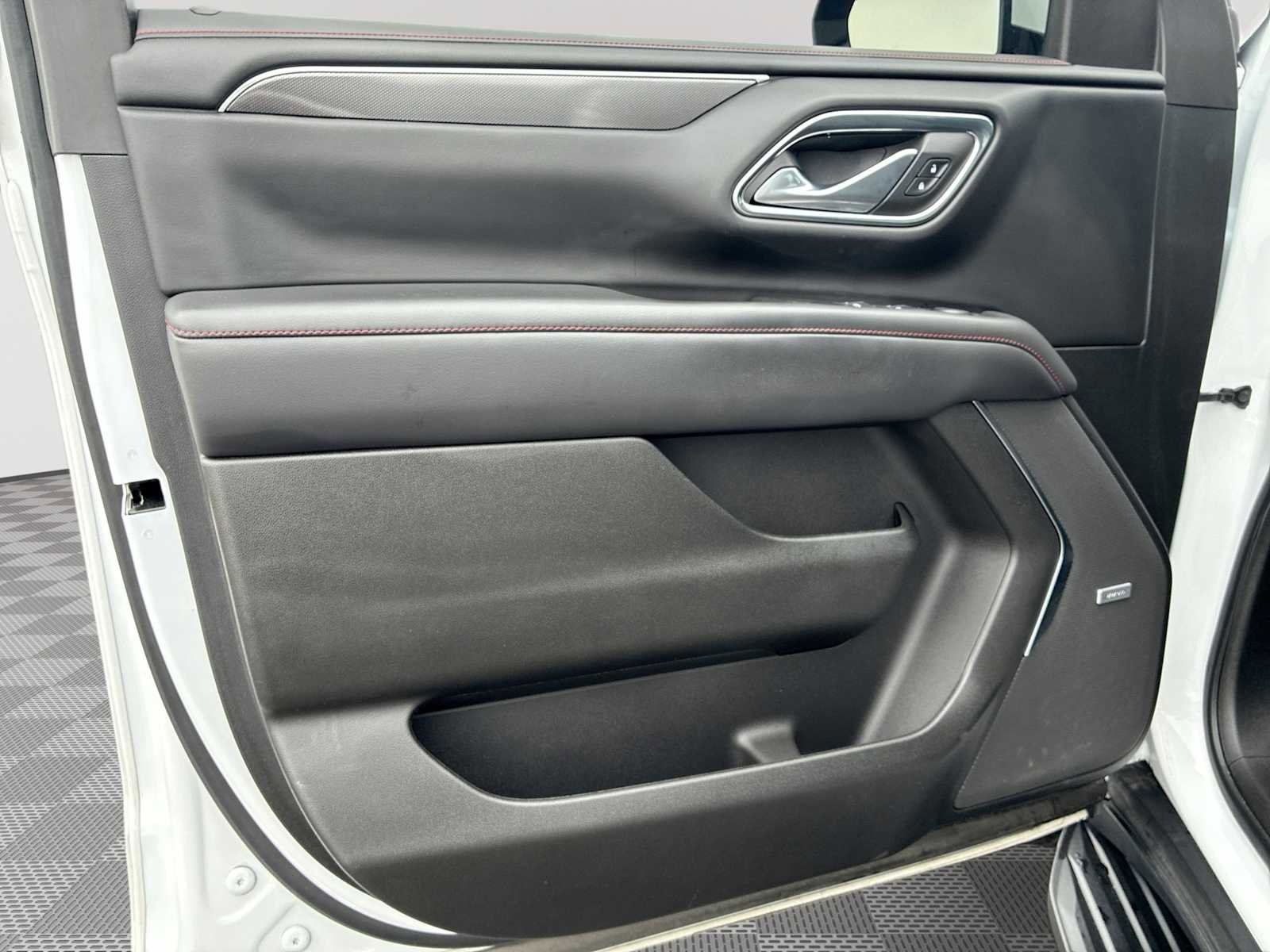 Certified 2023 Chevrolet Suburban RST image 23