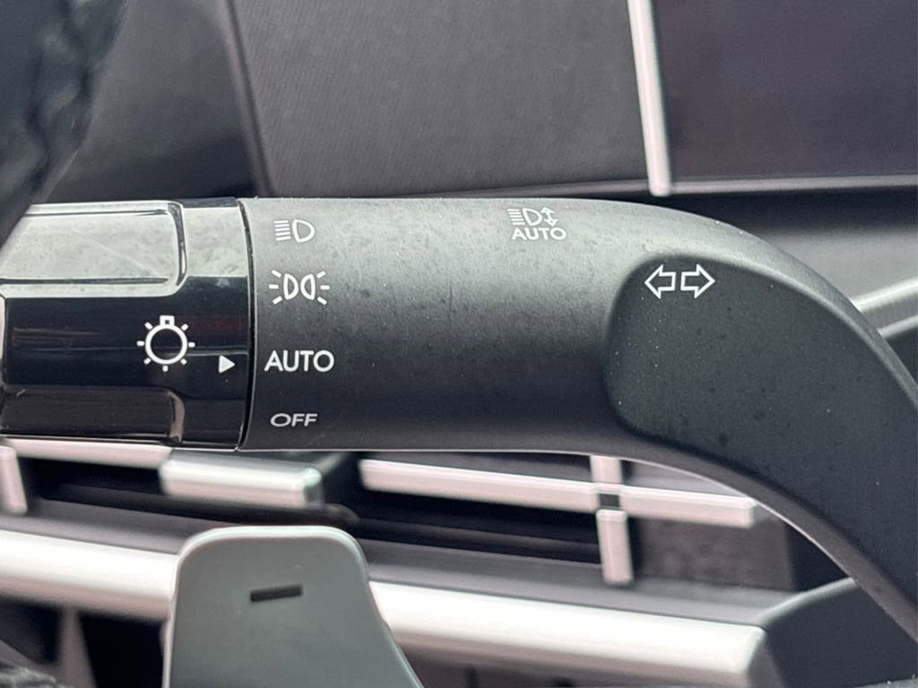 Used 2025 Hyundai Santa Fe SEL AWD/4WD image 26