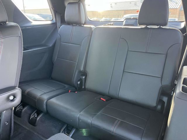 Used 2023 Chevrolet Traverse RS w/ LPO, Floor Liner Package image 17