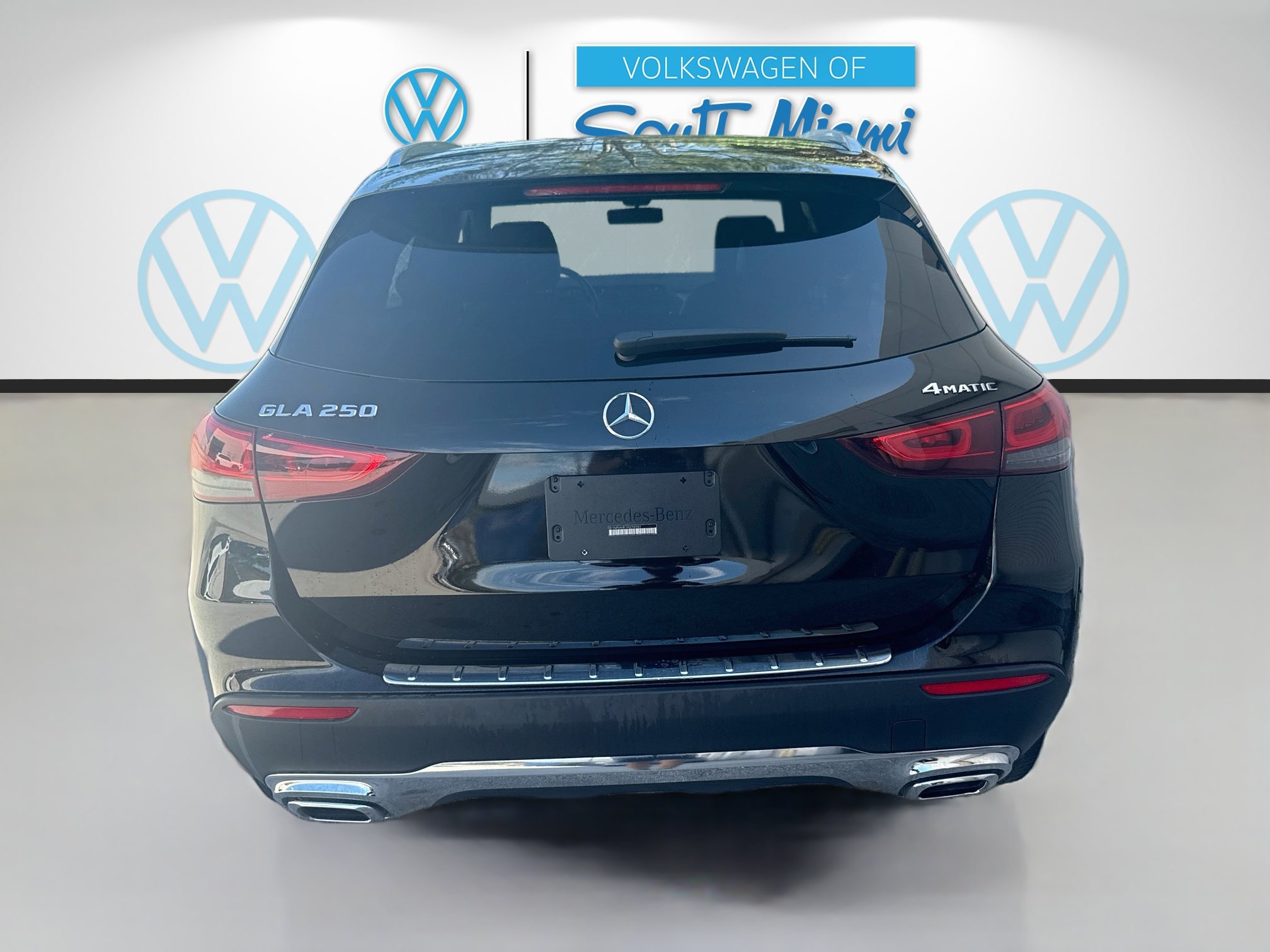 Used 2021 Mercedes-Benz GLA 250 4MATIC w/ Premium Package image 6