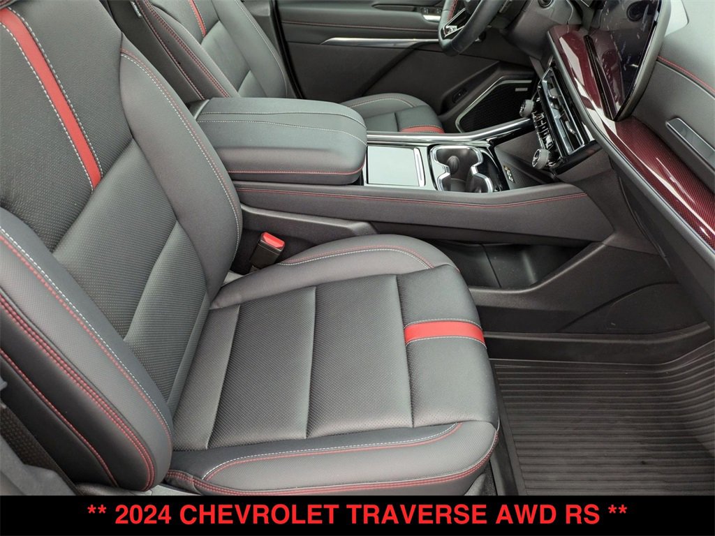 Used 2024 Chevrolet Traverse RS w/ LPO, Floor Liner Package image 31
