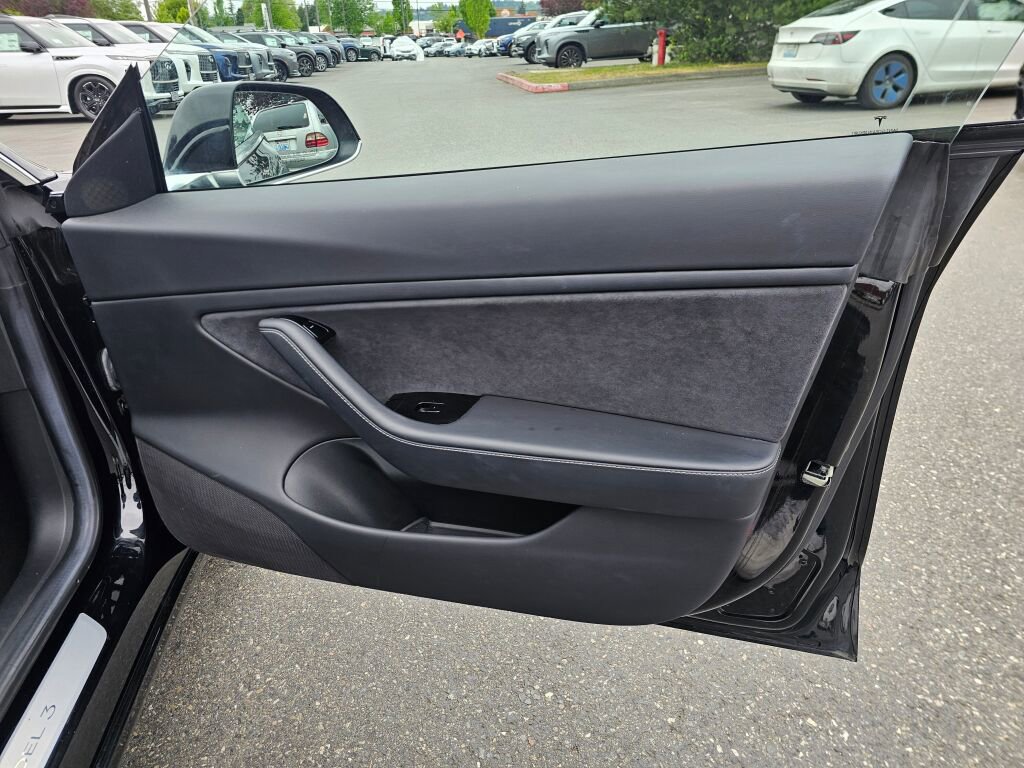 Used 2018 Tesla Model 3 Long Range RWD image 10