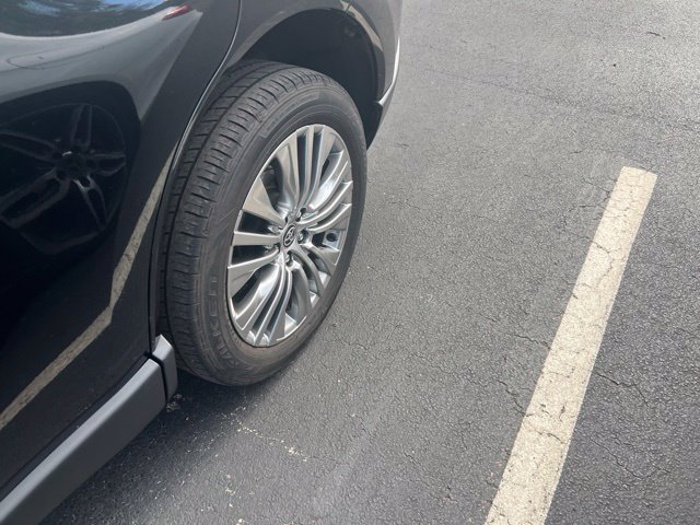 Certified 2021 Toyota Venza XLE w/ Softex Package AWD/4WD image 8