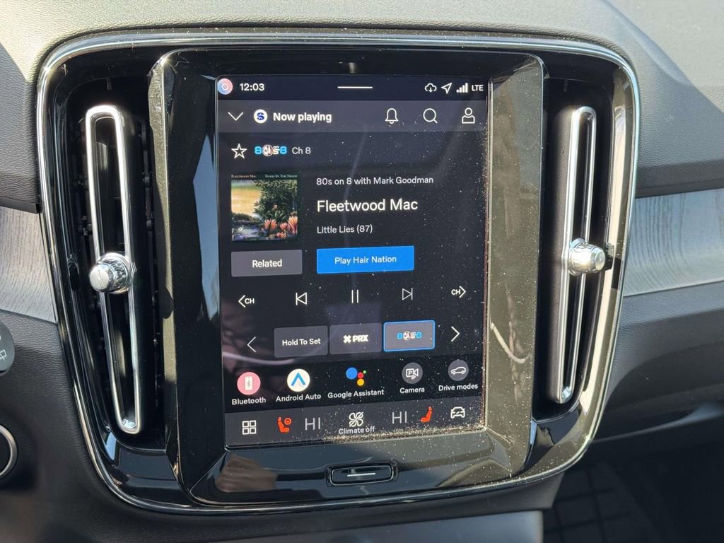 Certified 2026 Volvo XC40 B5 Plus w/ Protection Package Premier image 25