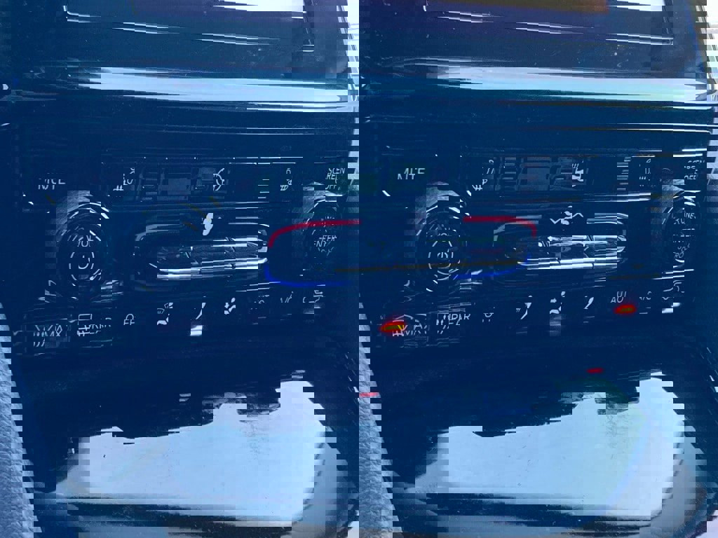 Used 2022 Jeep Grand Cherokee L Laredo w/ Luxury Tech Group I image 27