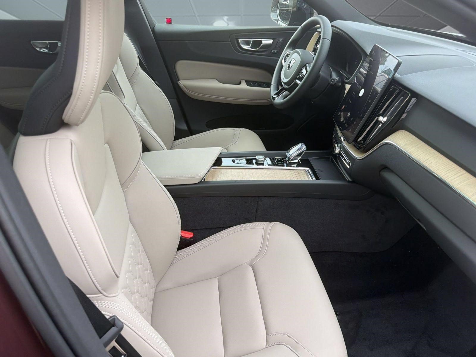 New 2026 Volvo XC60 T8 Plus w/ Climate Package AWD/4WD image 24