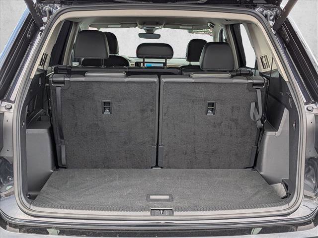 Used 2025 Volkswagen Atlas SE image 6