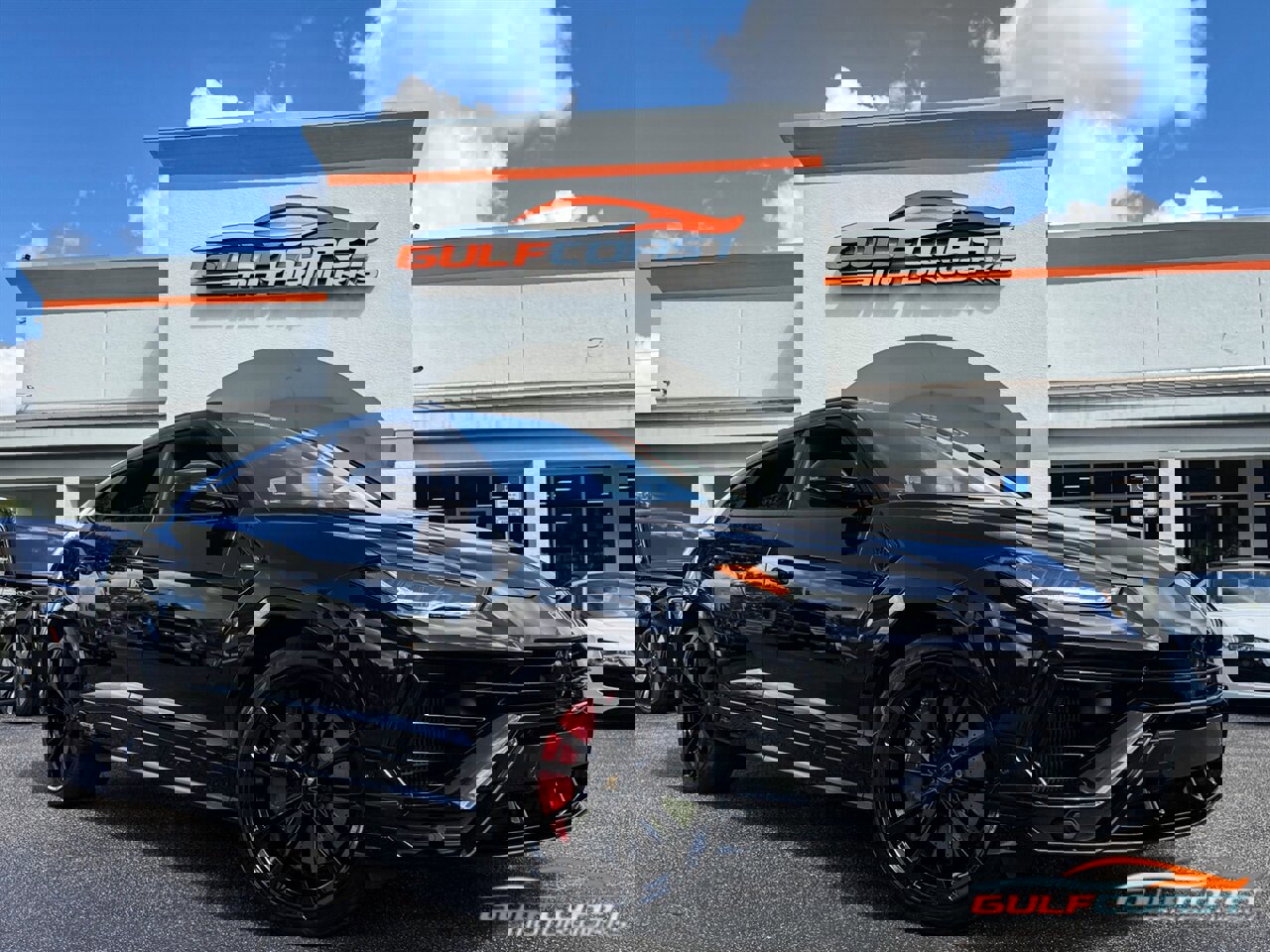 Used 2024 Lamborghini Urus S image 1